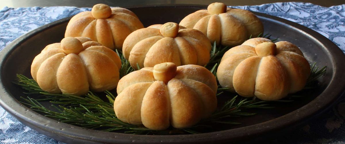 Pumpkin Dinner Rolls Recipe