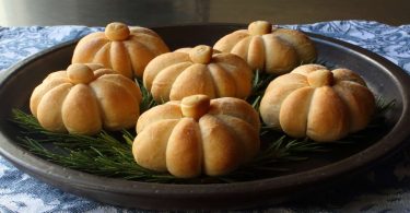 Pumpkin Dinner Rolls Recipe