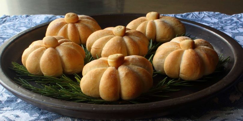 Pumpkin Dinner Rolls Recipe