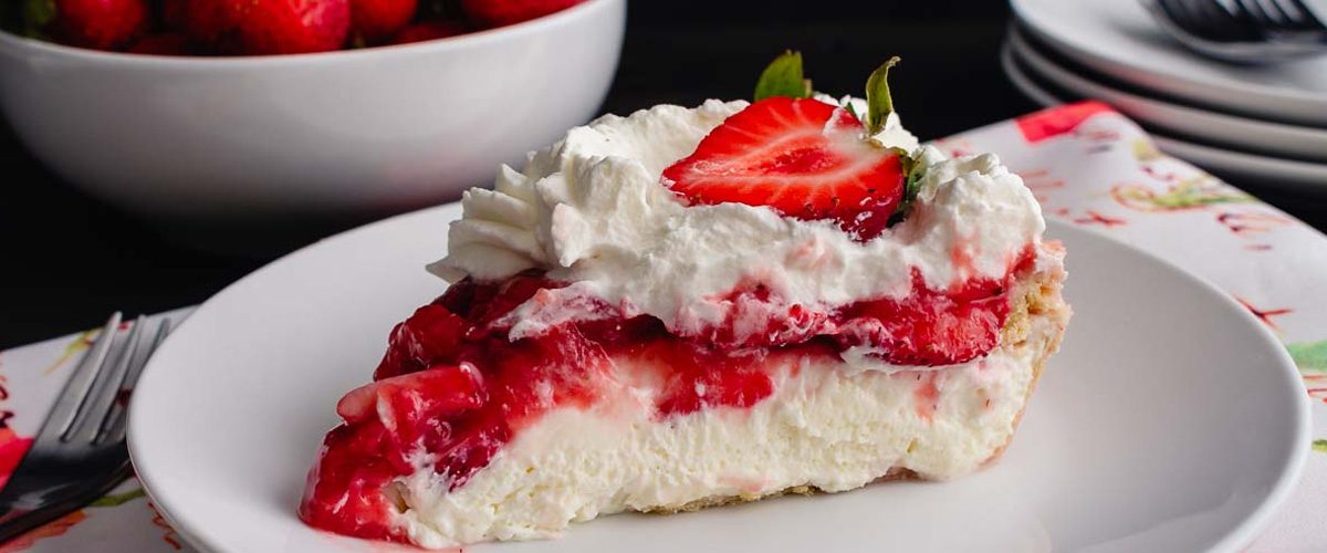 Strawberry Mascarpone Cream Pie